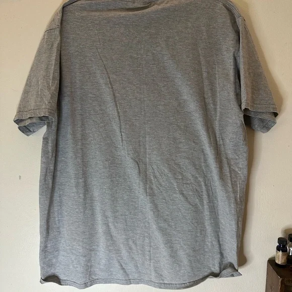 Gray 'Adopt a Street Cat' Possum Graphic Tee Size Large - Picture 5 of 5